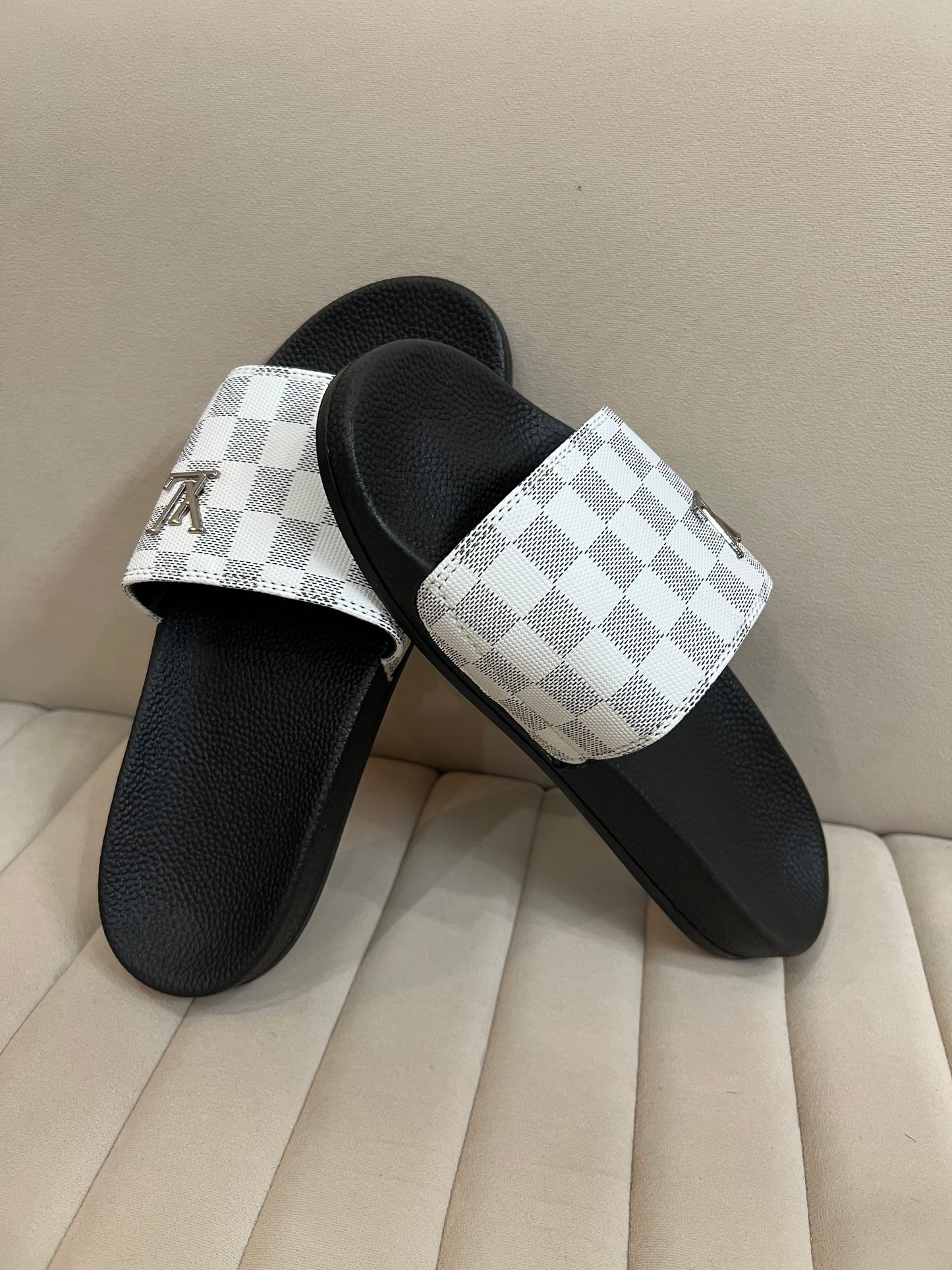 Check white 👑 (special medicated)